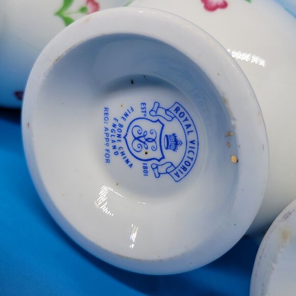 Royal Victoria Fine Bone China Set Of 4 Floral 4 1/2"H X 3"W Tall Footed Cups - Picture 9 of 9